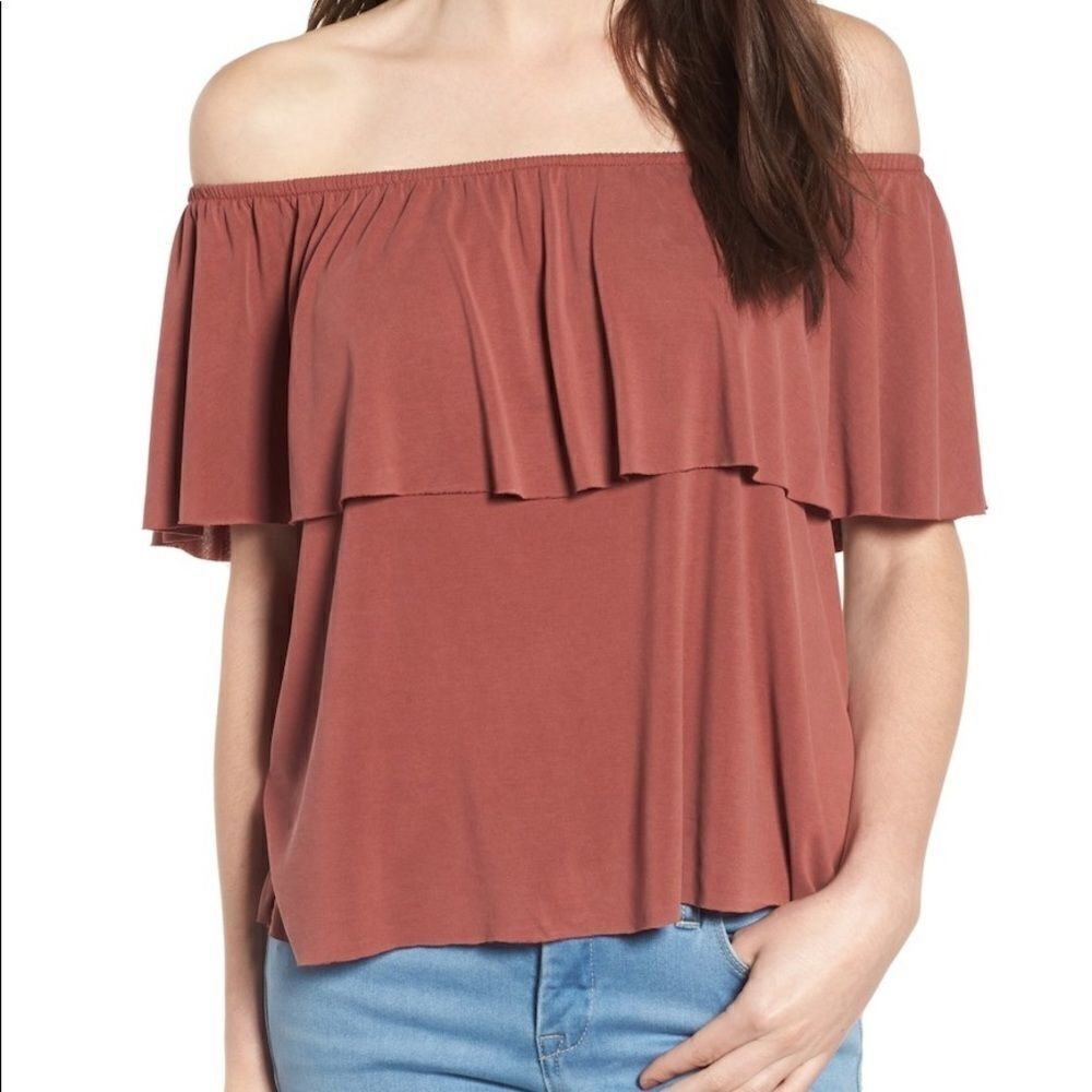 Lira Clothing Naomi Off the Shoulder Top (C1)